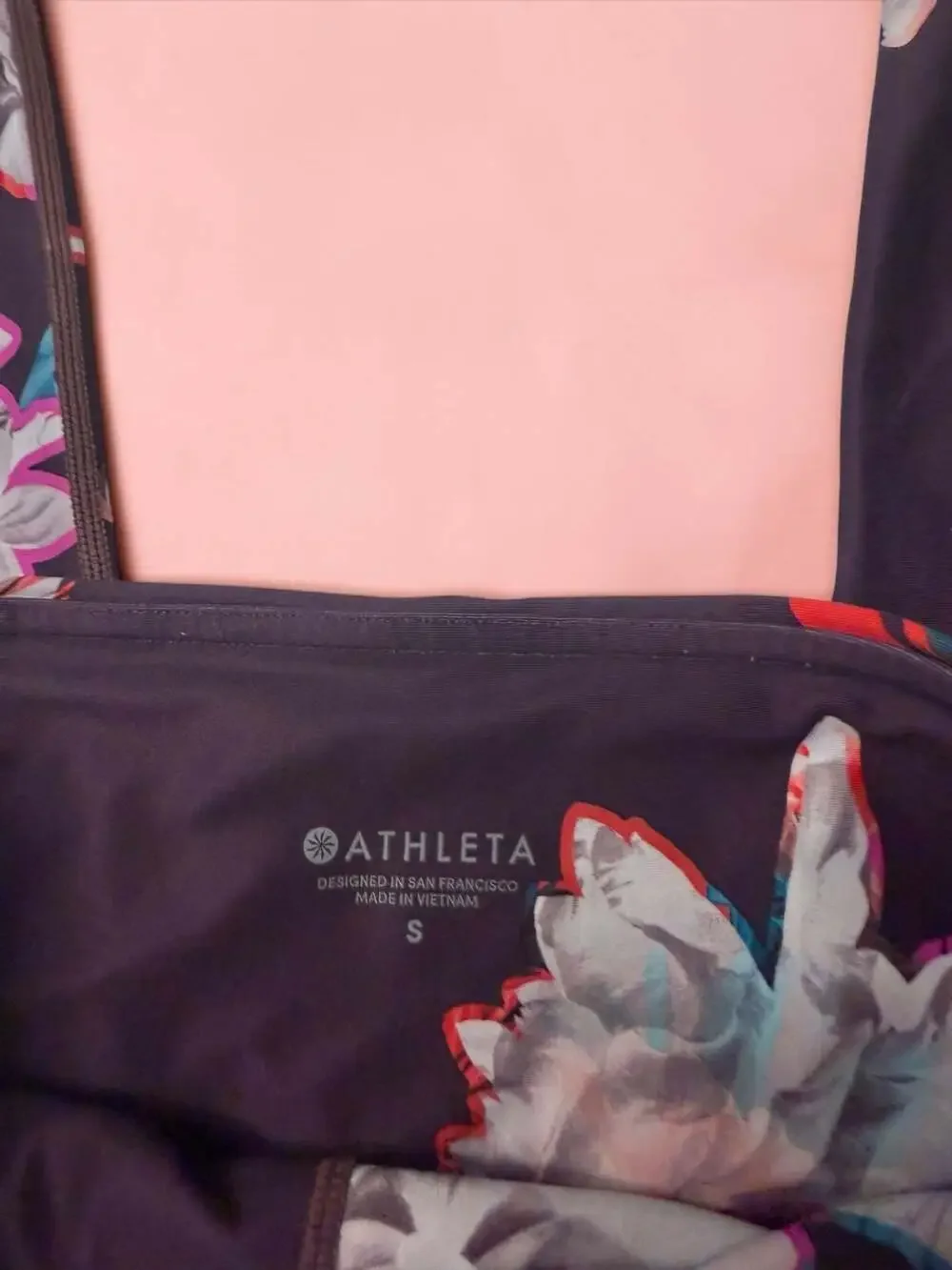 Athleta Salutation Stash Pocket Floral 7/8 Leggings‎ Size S